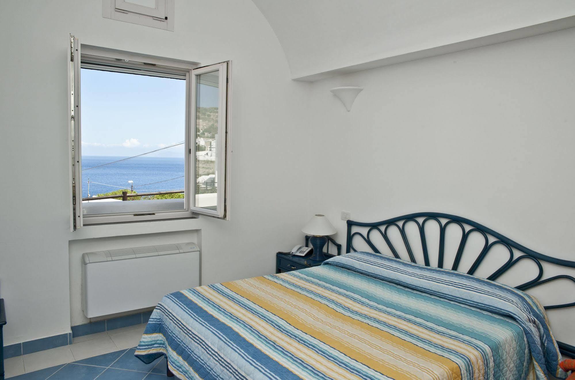 Hotel Villaggio Dei Pescatori Ponza Esterno foto